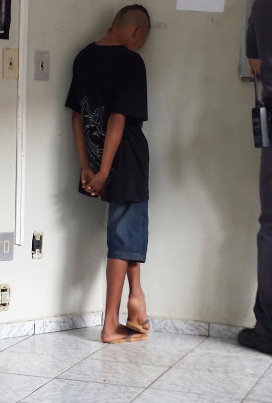 Irmãos de 16 e 12 anos furtam moto na Vila São Sebastião e são presos
