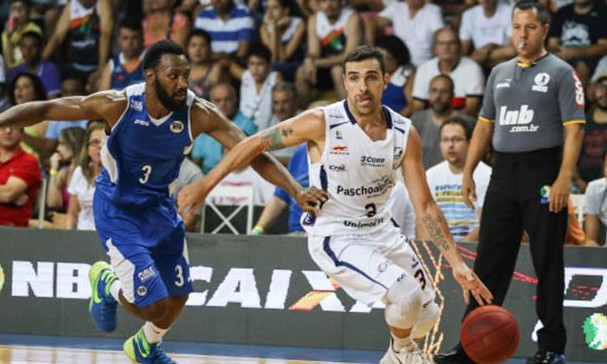Bauru atropela Pinheiros em casa e abre 2 a 0 nas quartas de final do NBB