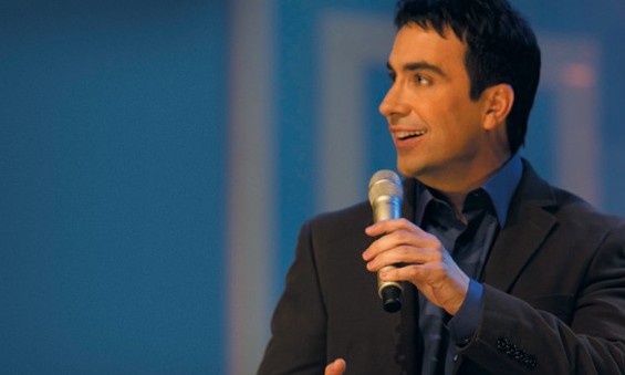 Padre Fábio de Melo faz hoje à noite (20h), em Franca, o show “A estrada sou eu”