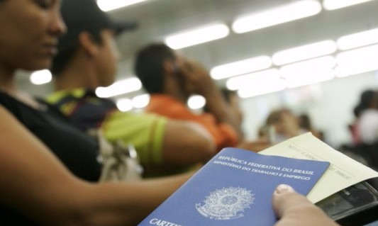 Receita descobre mais de 9 mil casos de declarações de falsas domésticas no IR