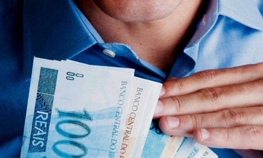 Governo propõe salário mínimo de R$ 946 em 2017 e de R$ 1.002,70 em 2018