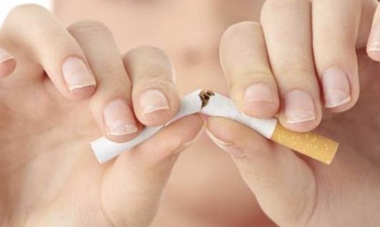 Quer parar de fumar? Faça isso da forma certa para não compensar com peso extra