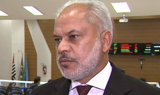 Vereadores do PSB ficam em situação complicada após votos contra Alexandre