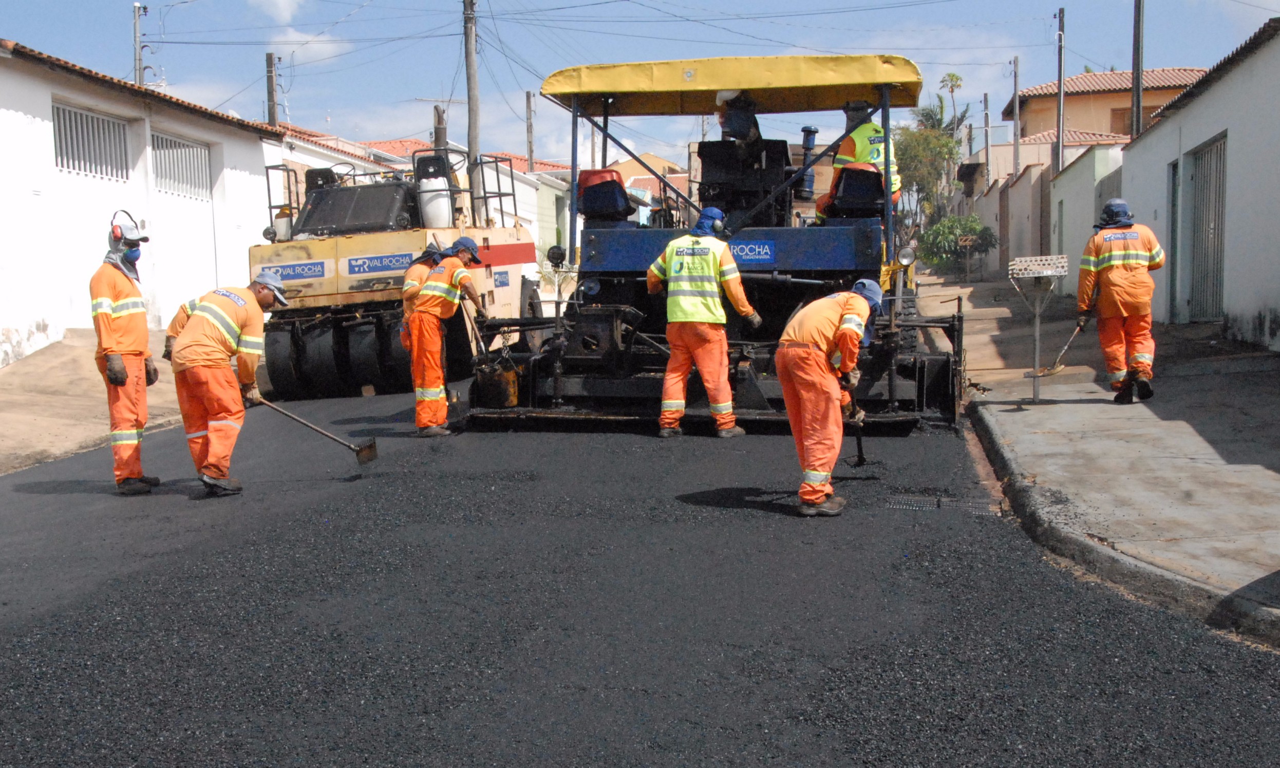 Valéria Marson quer que rua da Vila Rezende passe por recapeamento urgente