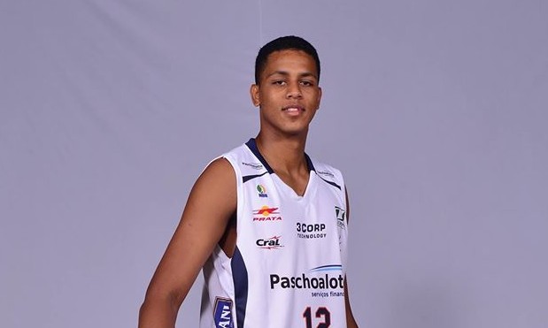 Pivô Wesley Sena, do Bauru Basket, se inscreve para o Draft da NBA