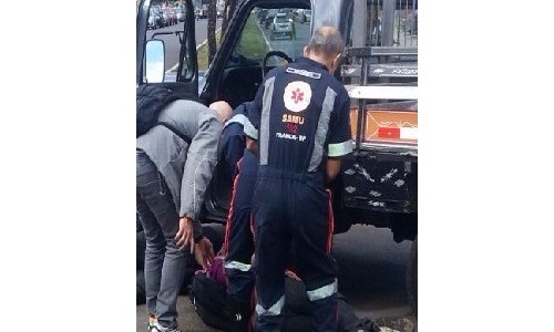 Motociclista de 21 anos está em estado grave após queda na tarde de hoje