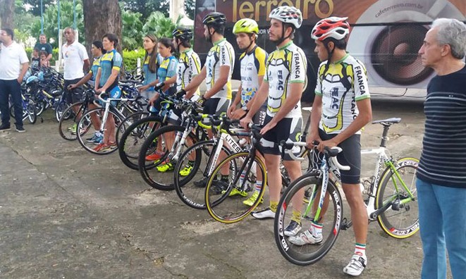 Escola de Ciclismo está com inscrições abertas para crianças e adolescentes