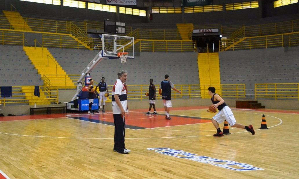 Sub-19 do Franca Basquete realiza treino técnico nesta terça-feira (21)