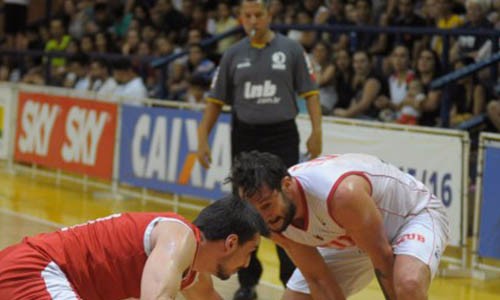 Brasília recebe Paulistano hoje e pode carimbar vaga na semifinal do NBB