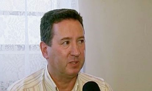 Prefeito e vice cassados em Capetinga governam cidade após voltarem por liminar