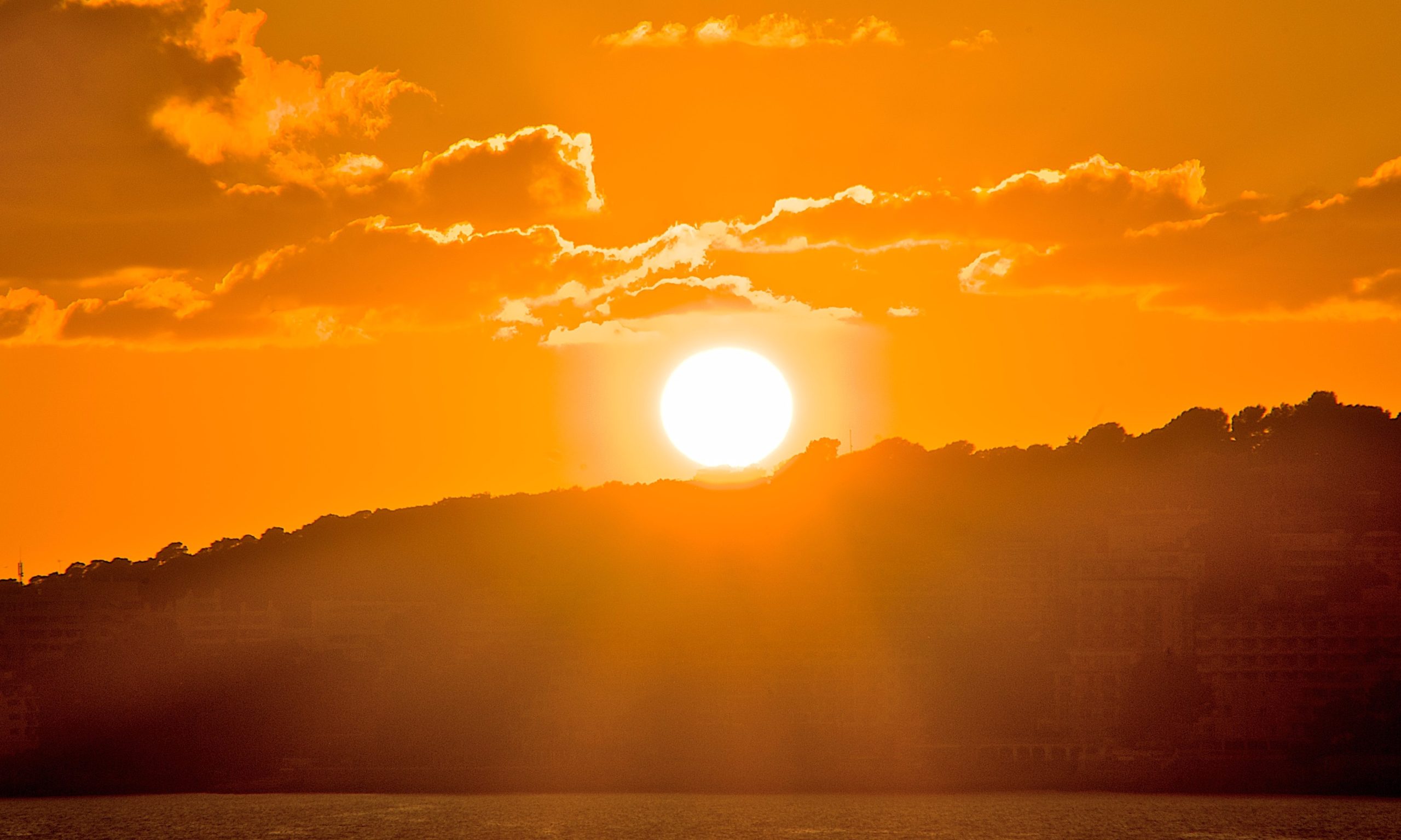 Dia de tempo quente e seco em Franca. Com 31 graus hoje, chega a 33 na quarta