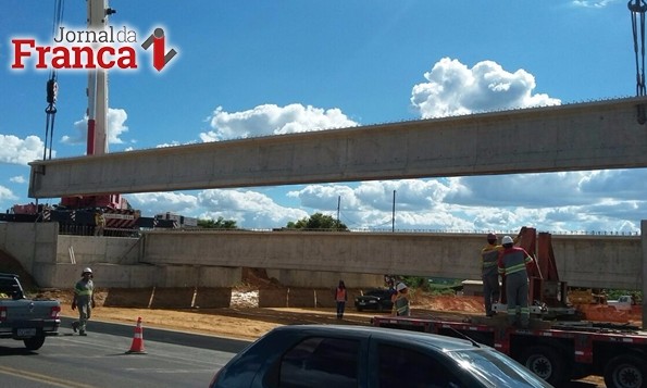 Duplicação da Portinari em Cristais Paulista avança com vigas dos pontilhões