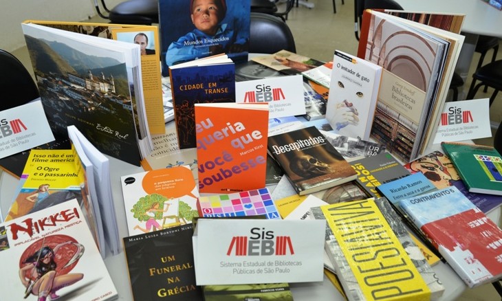 Bibliotecas de Franca recebem doação de Kits de livros, gibis, CDs e DVDs