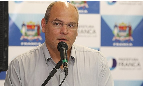 Sem votos até dos “aliados”, Alexandre deve enfrentar processo de cassação