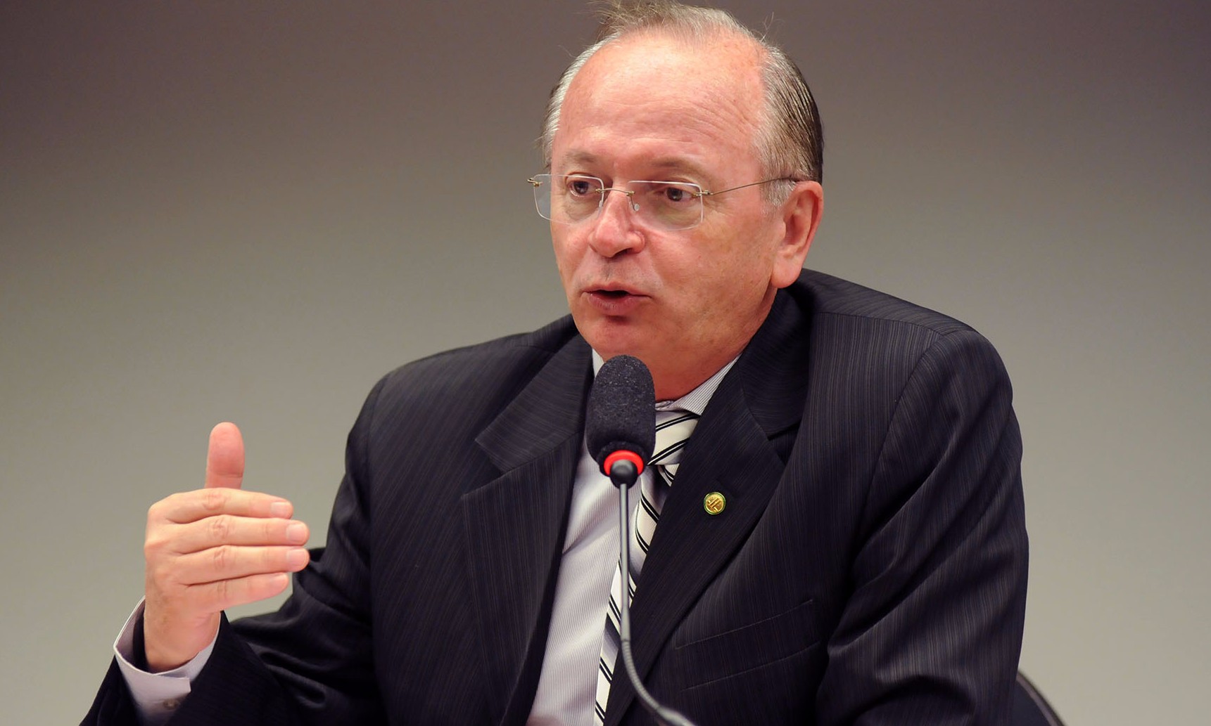 PSB quer que bancada na Câmara feche questão e casse o prefeito