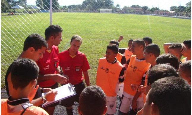 Clube promove palestra para jovens das categorias de base em Franca