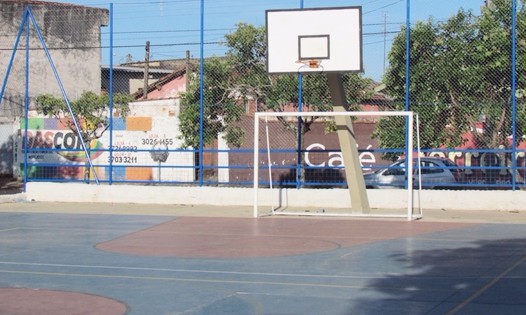 Praça com quadra de Futsal e Chacrobol já revitalizados na Vila Santa Terezinha