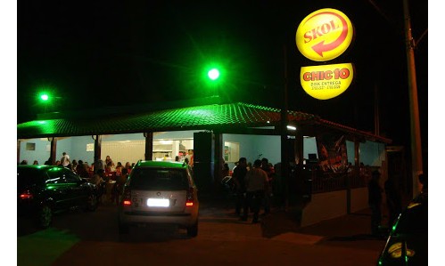 Bandidos rendem funcionária e roubam cofre da lanchonete Chic 10