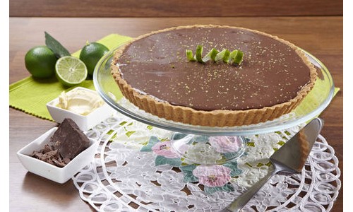 Torta de Limão com cobertura de chocolate reinventa um clássico