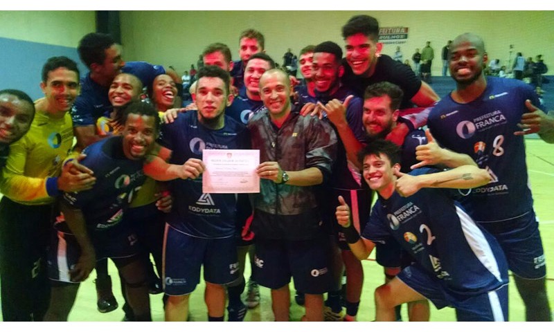 Handebol masculino busca a segunda vitória fora de casa hoje em São Paulo