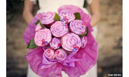 Faça um buquê de cupcake para conquistar pelo coração e pelo estômago