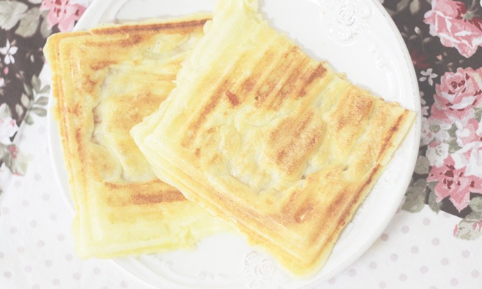 Pão de queijo de sanduicheira é prático e não precisa nem de fogão