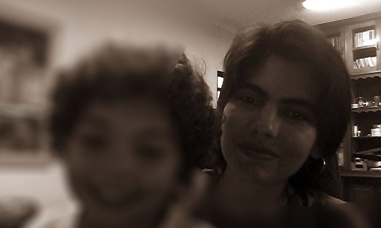Professora que assassinou a filha grávida e esfaqueou o neto prestou depoimento