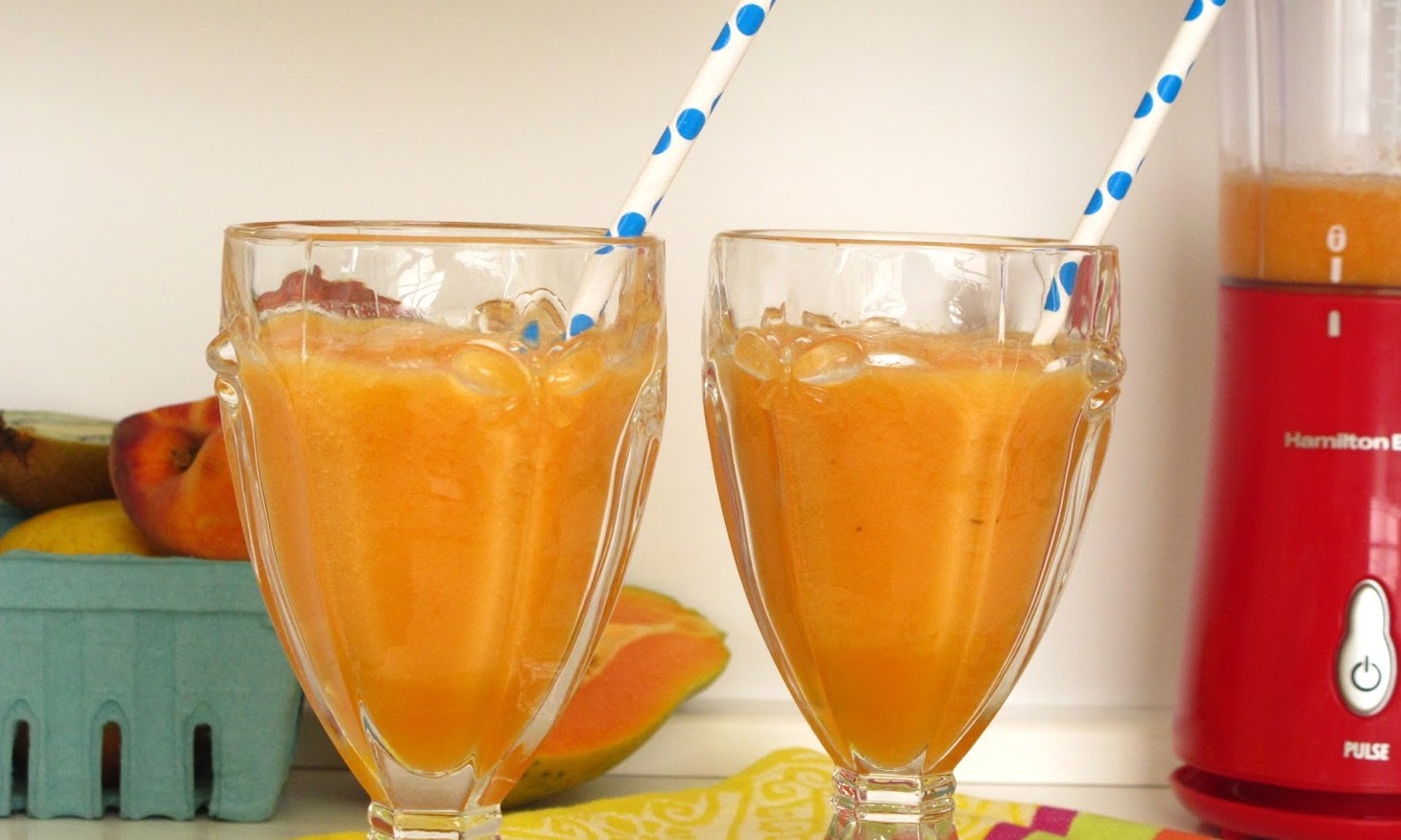 Suco de cenoura com iogurte é ótimo para fortalecer os cabelos