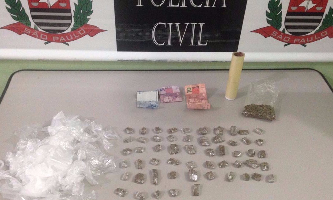Desempregado de 21 anos é preso com mais de 55 porções de maconha