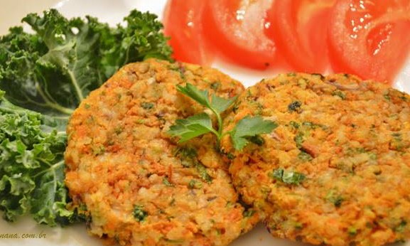 Hambúrguer de cenoura é diferente, mas delicioso, saúdavel e nutritivo