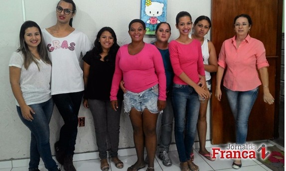 CRAS de Jeriquara ensina táticas de make up a 30 alunos da cidade