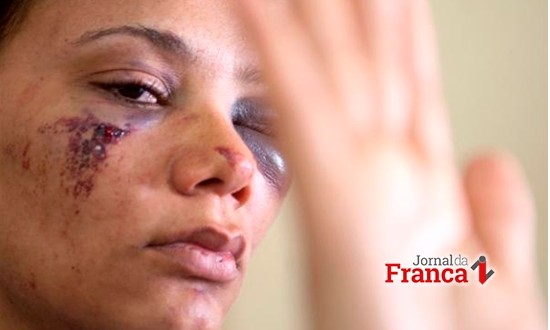 Senado aprova PEC que garante ajuda a mulheres vítimas de violência em casa
