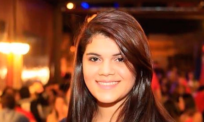 Jovem de 20 anos é assassinada ao resistir a assalto em parada de ônibus