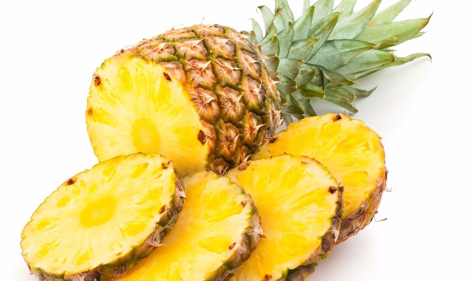 Abacaxi possui inúmeros nutrientes e vitaminas e colabora com a saúde