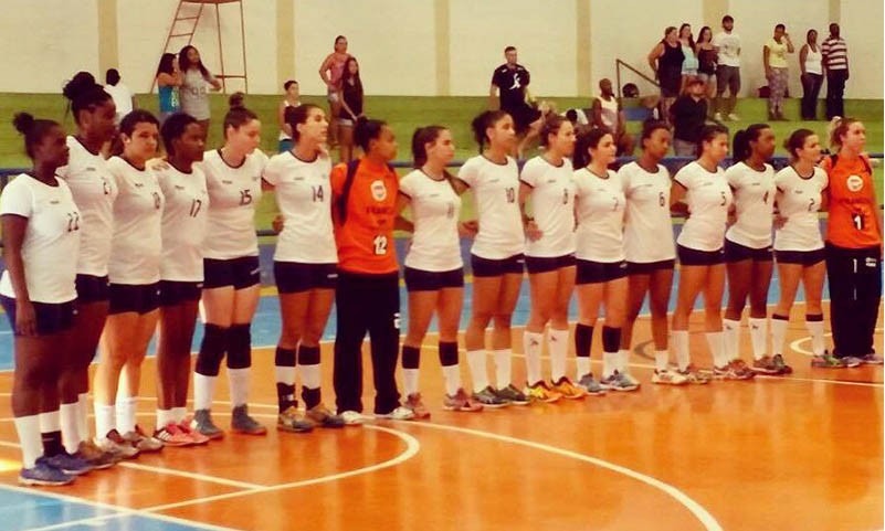 Após derrota para ACH, Handebol Feminino busca vitória contra Santos