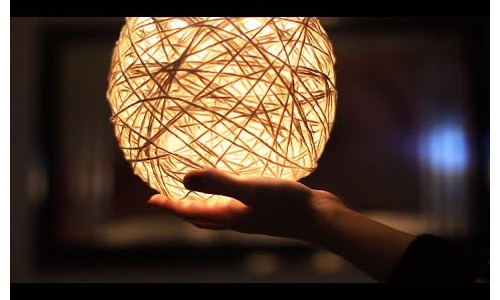 Luminárias de barbante criam um efeito incrível na decoração