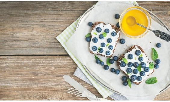 Aprenda três receitas de lanches naturais diferentes e muito saudáveis