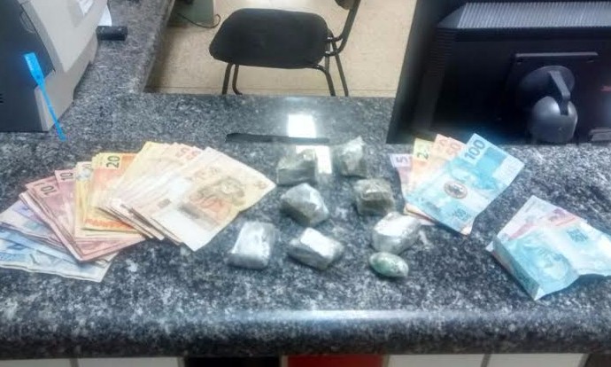 Dupla é presa pela Polícia Militar com dinheiro e maconha no Palermo City