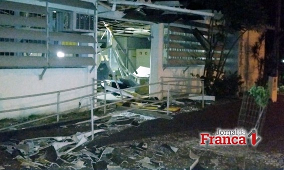 Agência do Banco do Brasil em Jeriquara destruída por bandidos nesta madrugada
