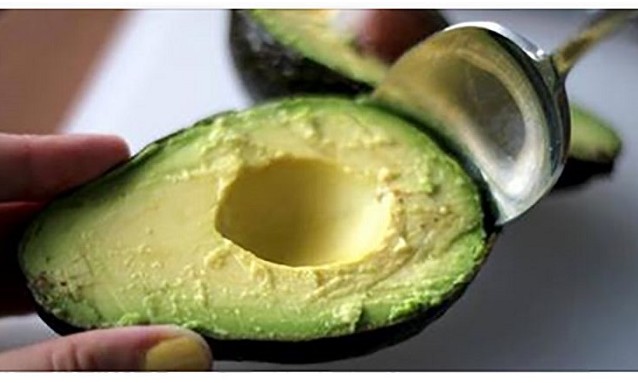 Combata as olheiras com um ingrediente inusitado: abacate