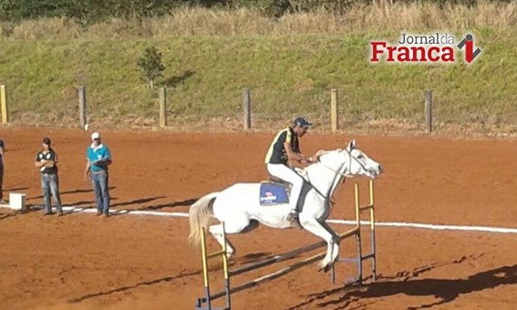 Três Colinas recebe Cristais em corrida isolada, com show e leilão neste sábado
