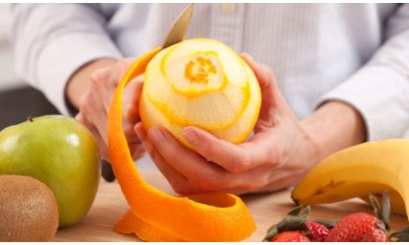 Aprenda como descascar os alimentos corretamente e sem desperdício