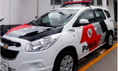 Armado de facão, bandido rende funcionária e rouba farmácia na Vila Imperador