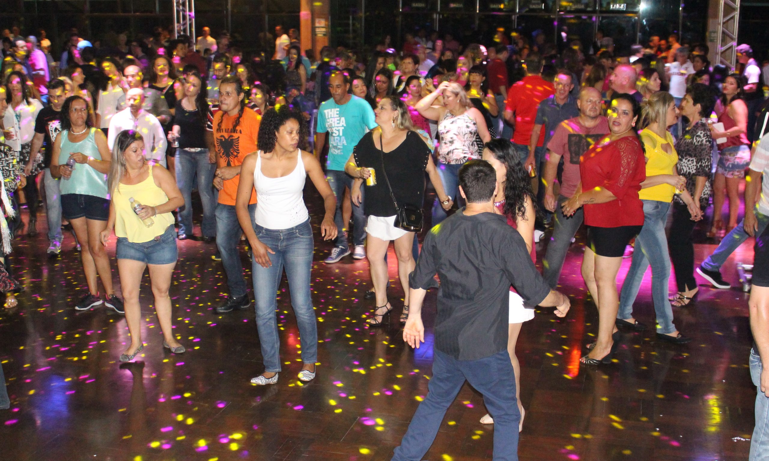 Baile Flashback acontece nesta sexta-feira, 29, com o melhor da música Disco