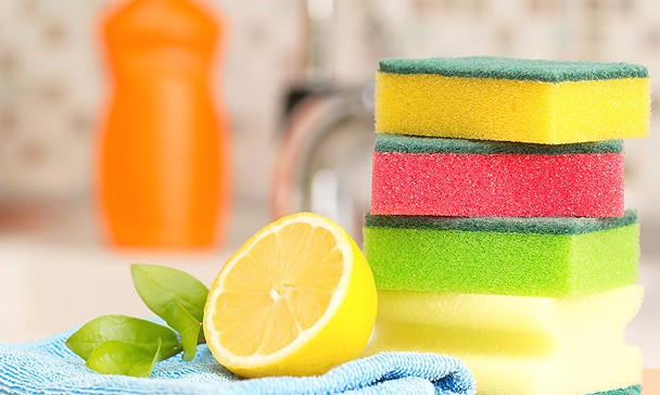 Como usar o limão para ajudar na limpeza de sua residência