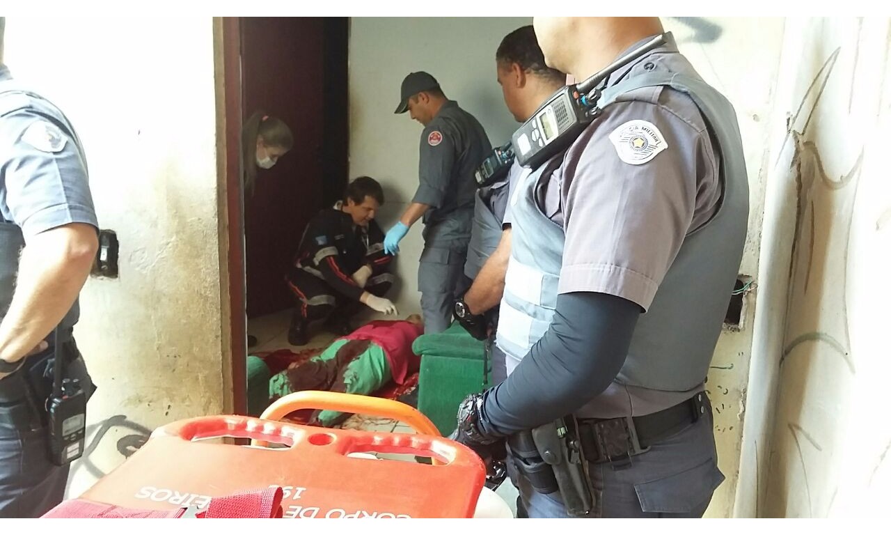 Mulher é encontrada morta no Leporace com ferimentos no tórax e pulso