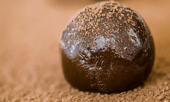 Brigadeiro fitness existe, sim! Confira três receitas para comer sem culpa