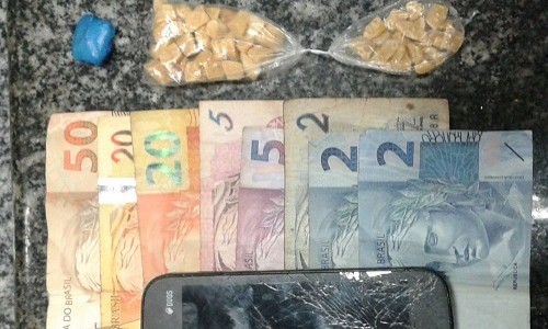 Força Tática prende traficante com mais de 50 pedras de crack