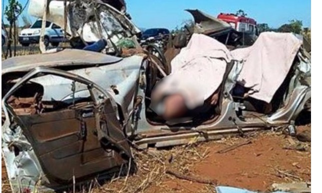 Casal morre ao bater carro após tentativa de ultrapassagem na GO-139