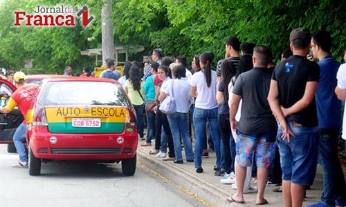 Detran vai monitorar exame
para novos motoristas com câmeras dentro dos carros